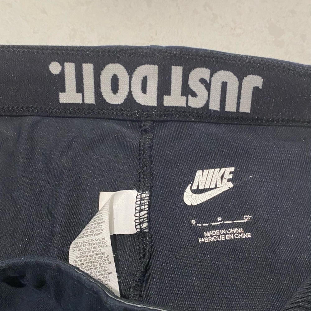 Nike black leggings